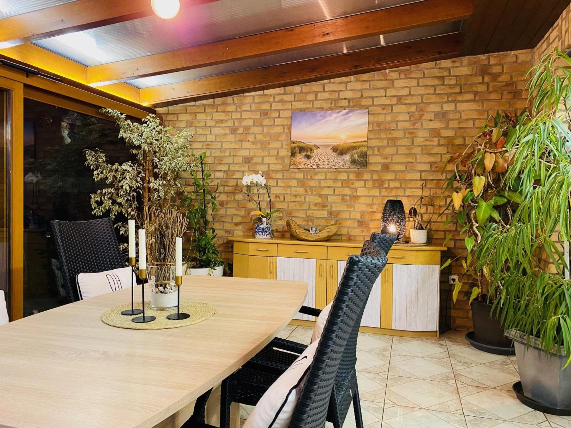 Ferienhaus Mit Garten Hürth Exteriör bild