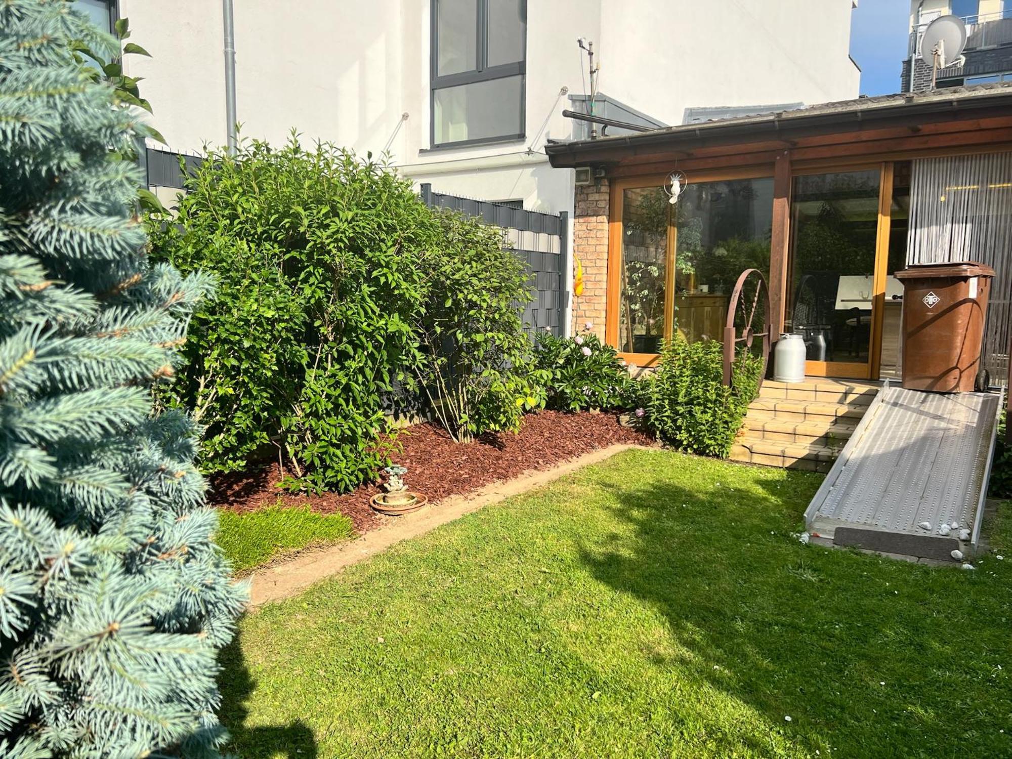 Ferienhaus Mit Garten Hürth Exteriör bild